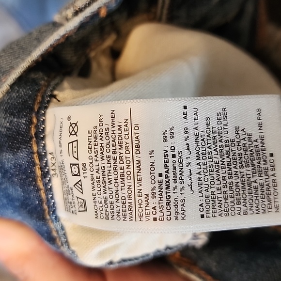 Old navy athletic taper jeans. - Picture 4 of 6